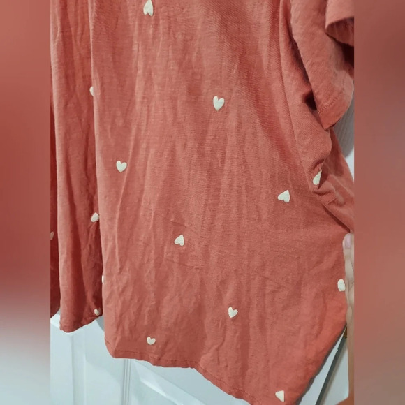 Sonoma Goods For Life The Everday Tee Coral Heart V-Neck Tee in Size 5X - Picture 7 of 8